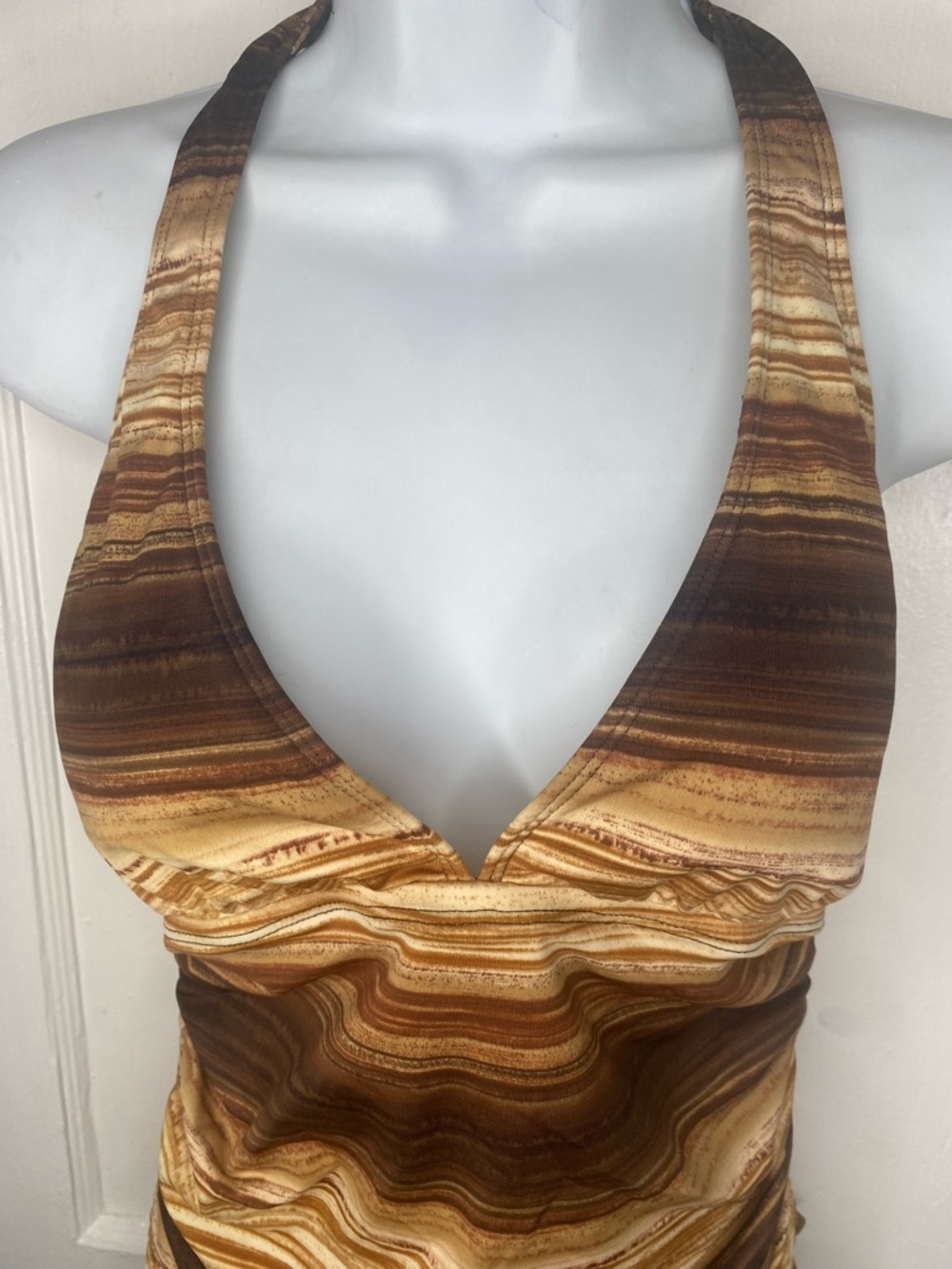 La Blanca NWT Brown and Cream Striped Halter Bathingsuit Bikini Top - Picture 2 of 7